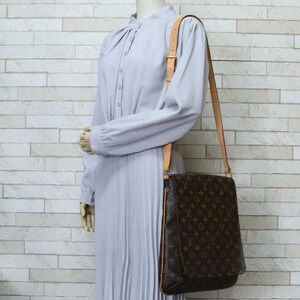 Louis Vuitton Musette Brown Shoulder Canvas Monogram Bag